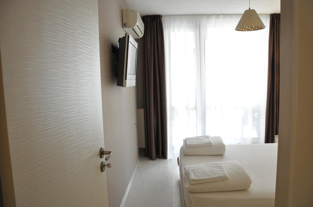 Black Sea Brееze Apartment ヴァルナ エクステリア 写真