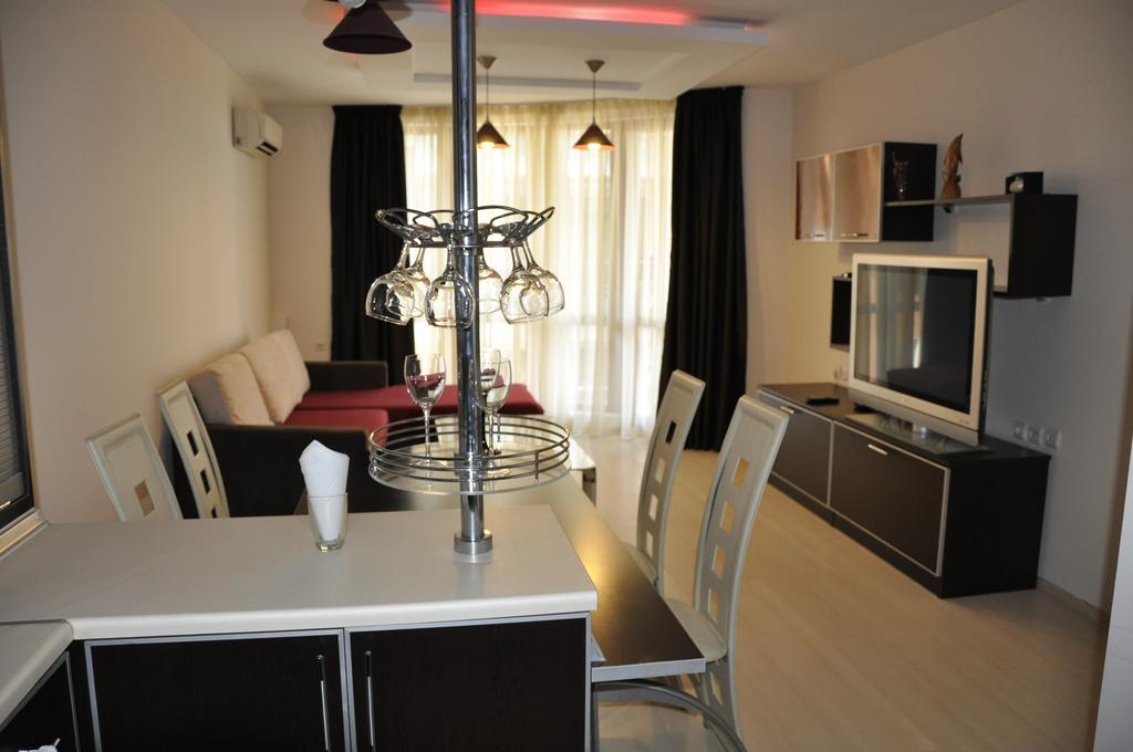 Black Sea Brееze Apartment ヴァルナ エクステリア 写真
